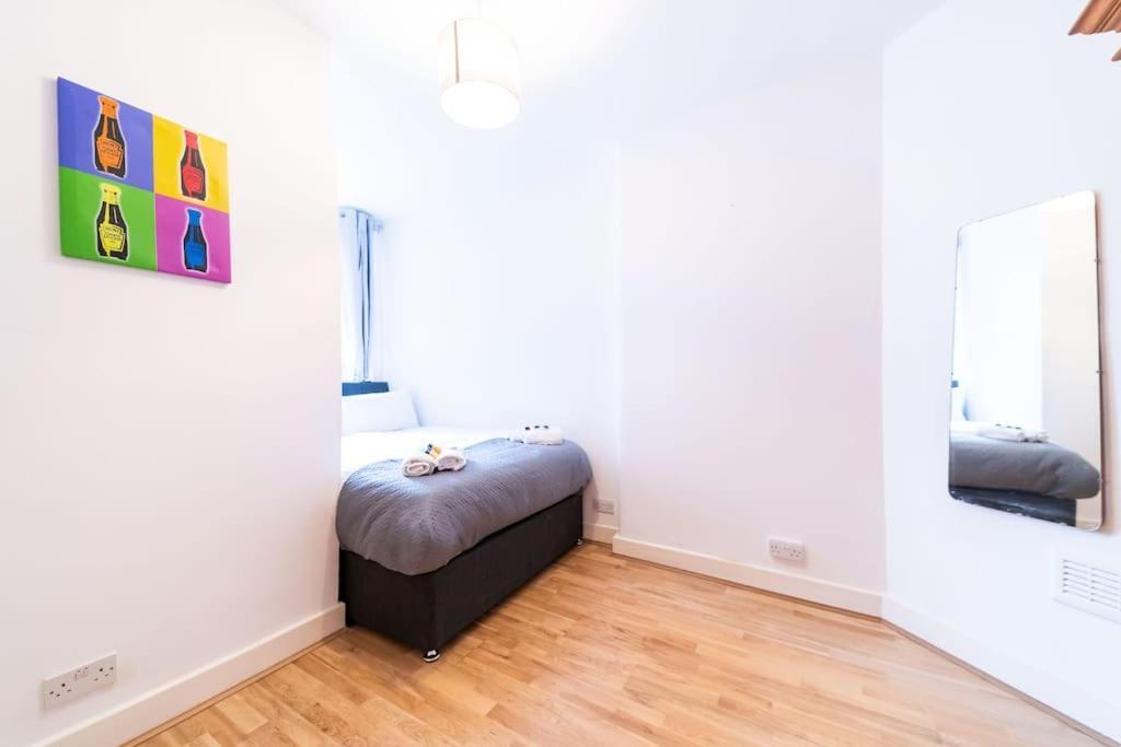 Beautiful One Bedroom Flat In Tavistock Place Londra Exterior foto