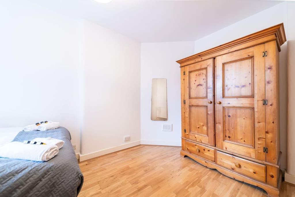 Beautiful One Bedroom Flat In Tavistock Place Londra Exterior foto
