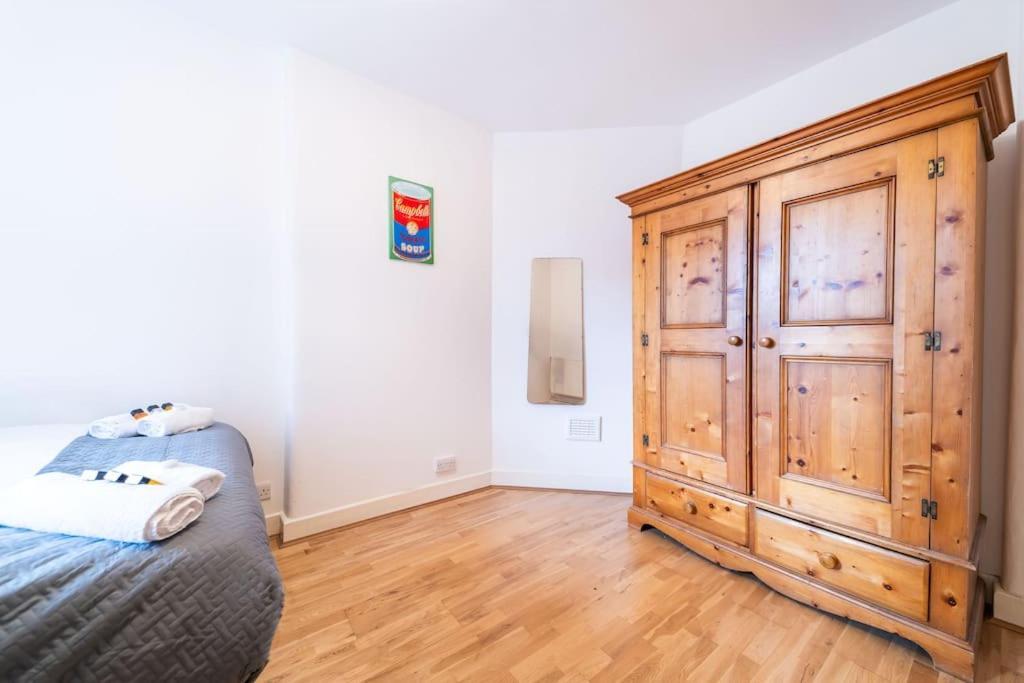 Beautiful One Bedroom Flat In Tavistock Place Londra Exterior foto